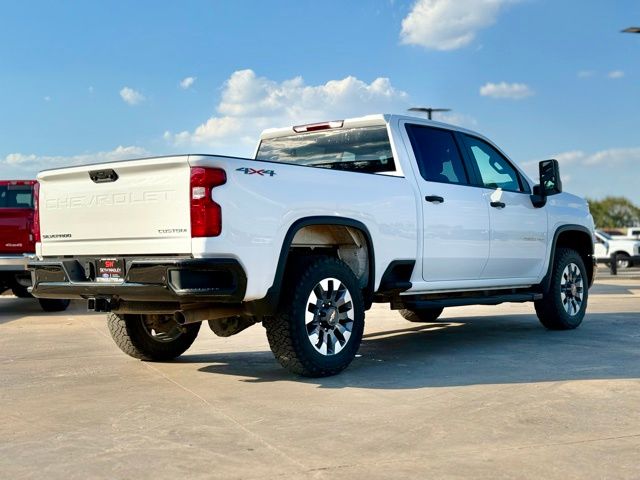 2024 Chevrolet Silverado 2500HD Custom photo 2