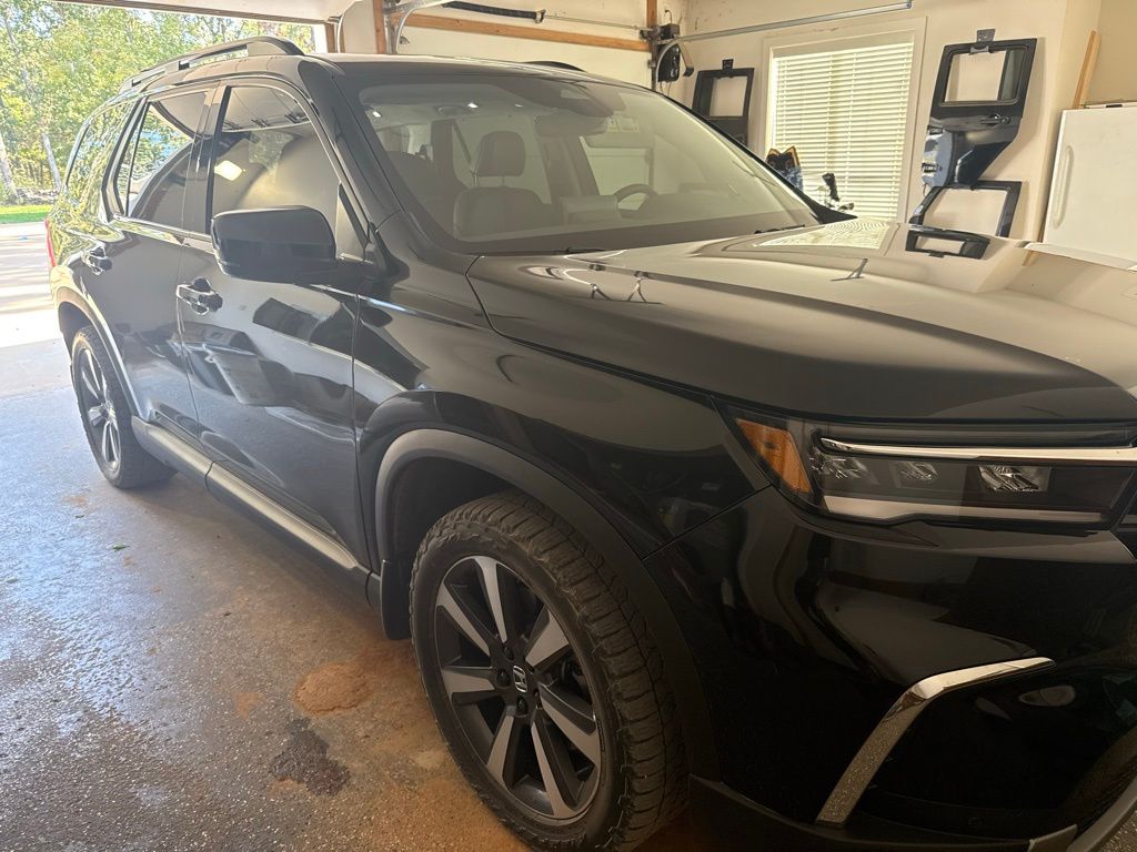 2023 Honda Pilot Touring photo 2