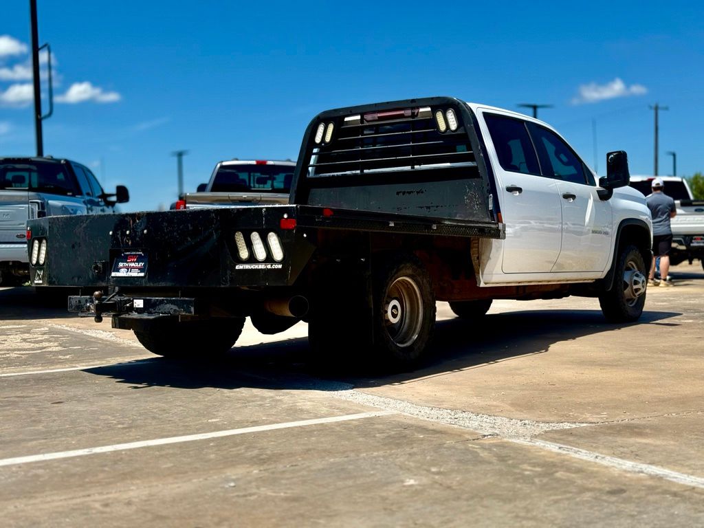2022 Chevrolet Silverado 3500HD Work Truck photo 2