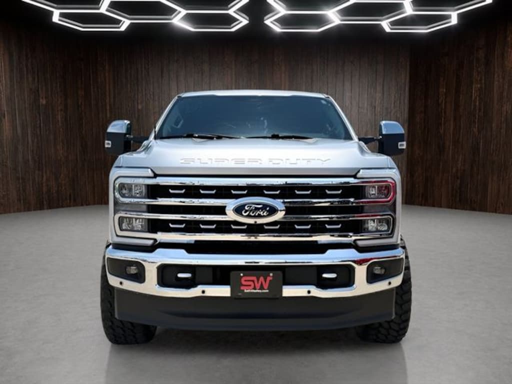 Used 2023 Ford F-250SD Lariat Truck