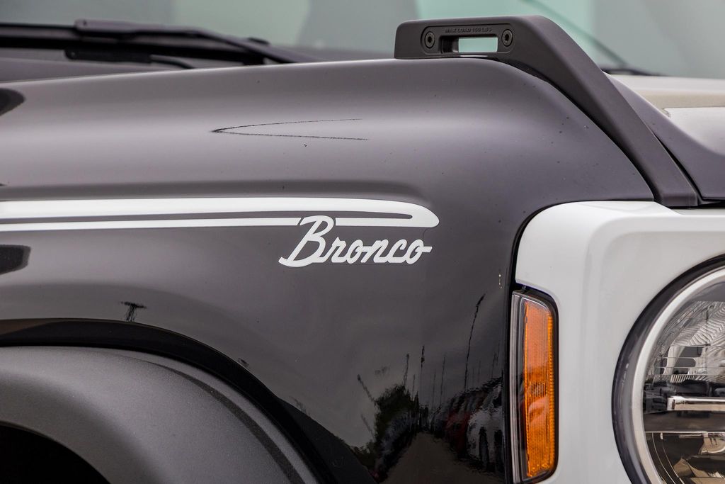 2025 Ford Bronco Heritage First Edition photo 4