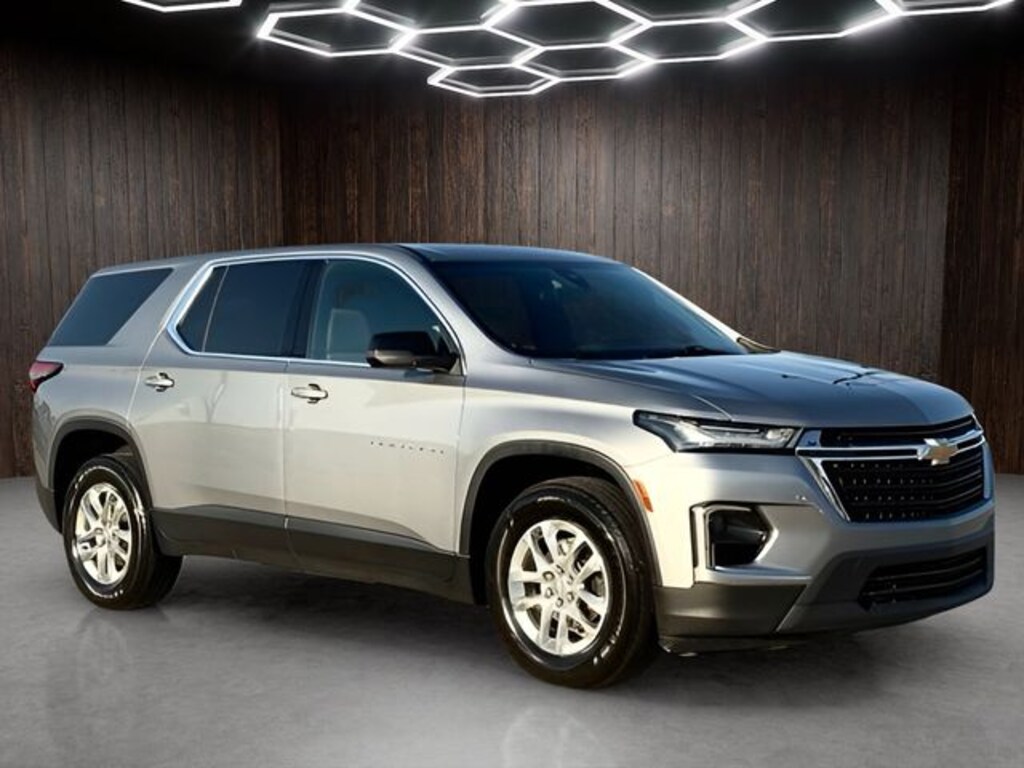 Used 2023 Chevrolet Traverse LS SUV