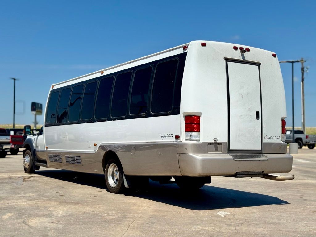 2013 Ford F-550 photo 3
