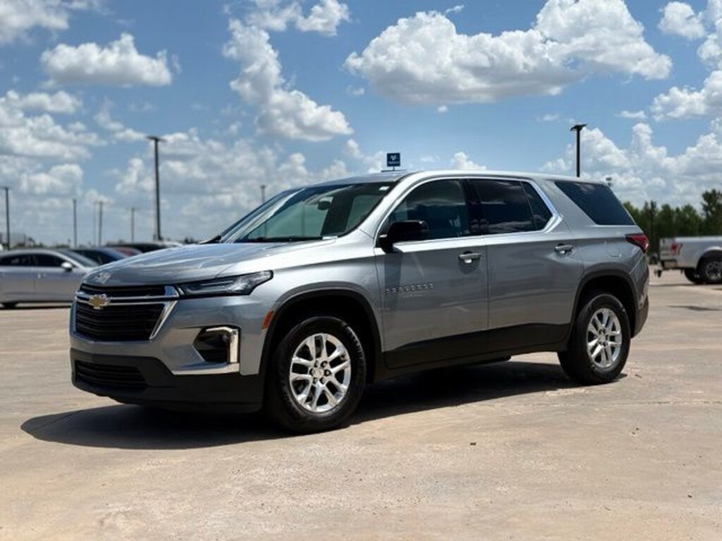 Used 2023 Chevrolet Traverse LS SUV