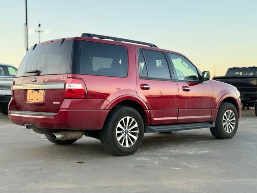 Used 2017 Ford Expedition XLT SUV