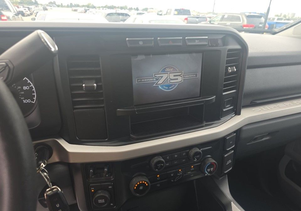 2023 Ford F-350 photo 3