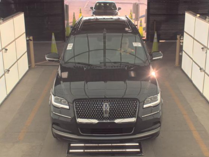 2023 Lincoln Navigator Reserve photo 2