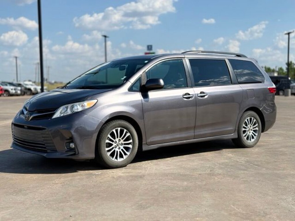 Used 2019 Toyota Sienna XLE Minivan/Van