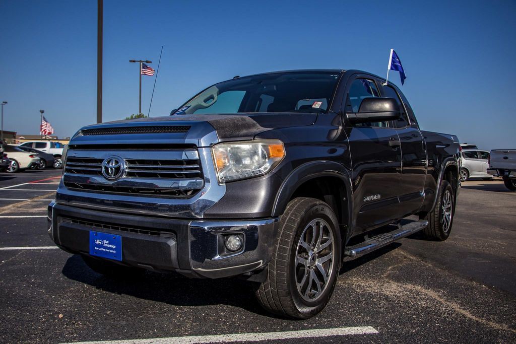 2017 Toyota Tundra SR5 photo 3