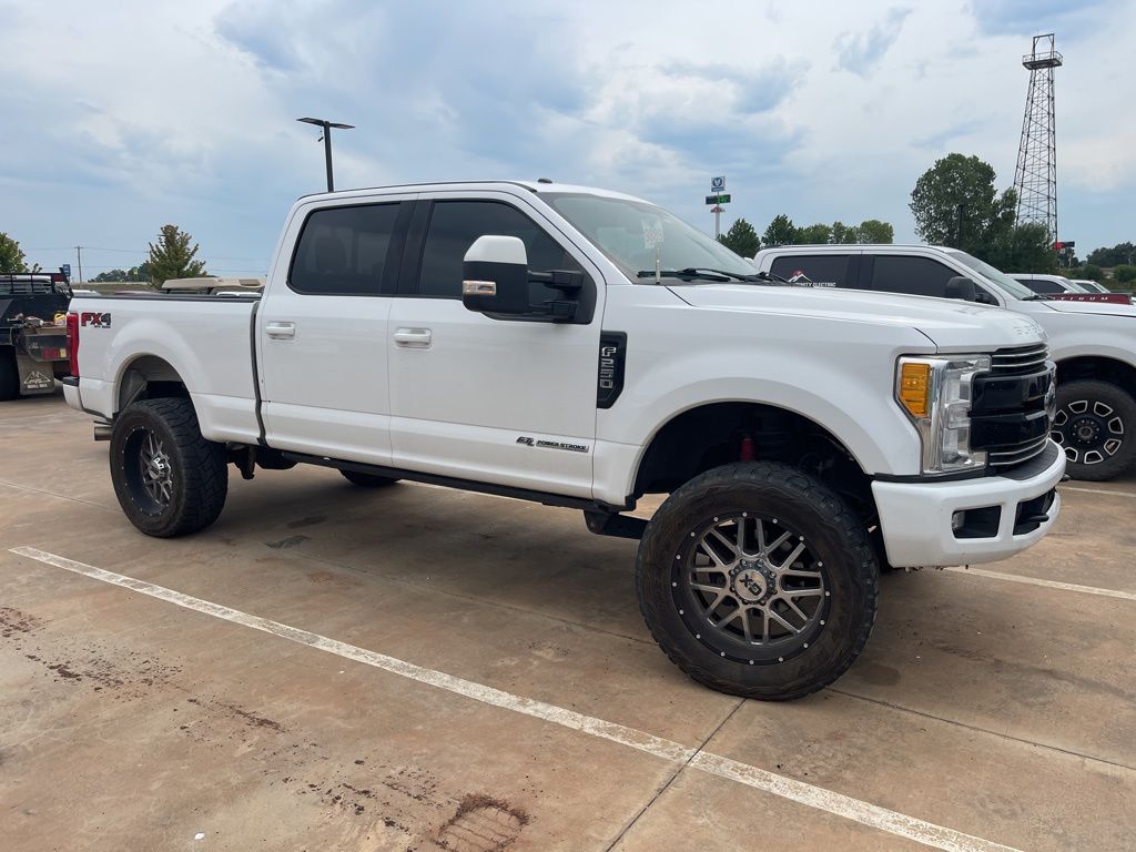 2017 Ford F-250 photo 2
