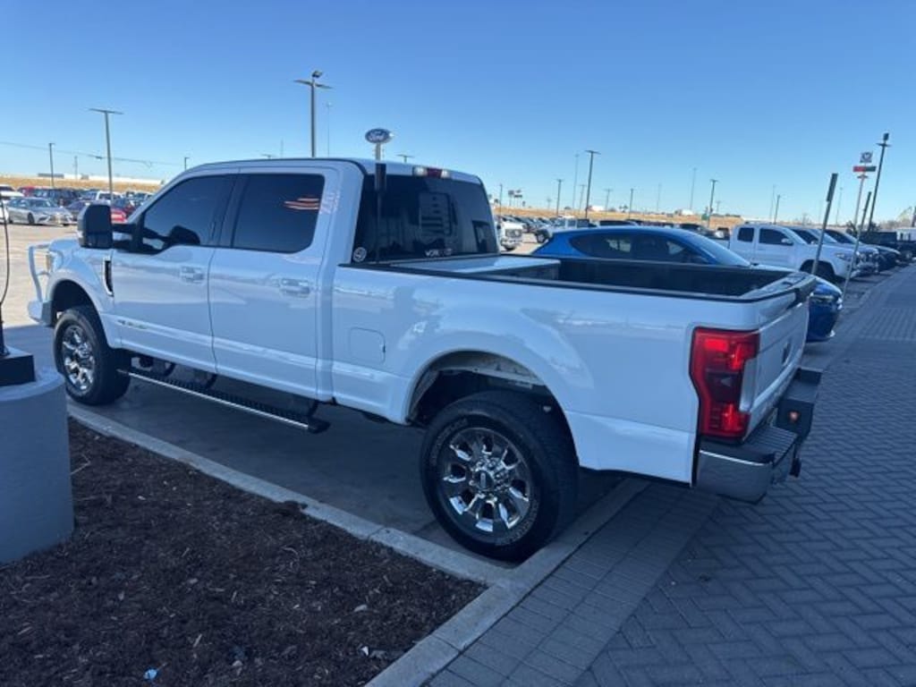 Used 2017 Ford F-250SD Lariat Truck
