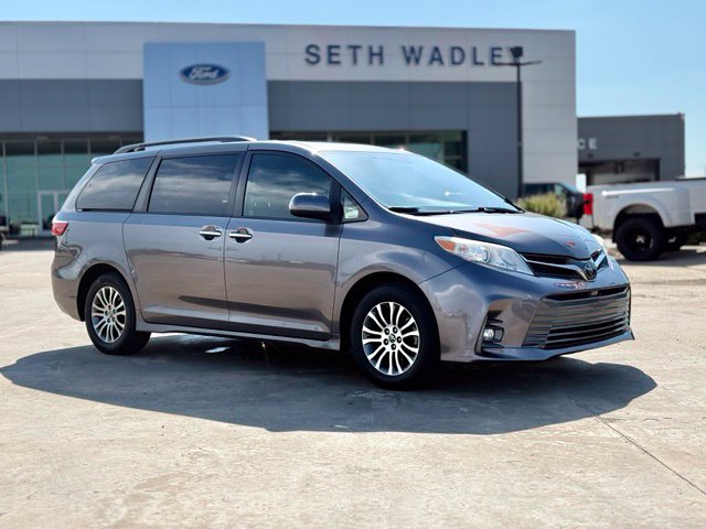 2019 Toyota Sienna XLE