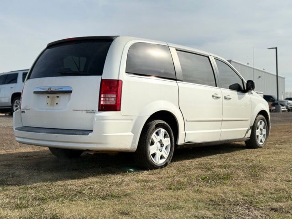 Used 2009 Chrysler Town & Country LX Minivan/Van