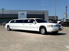 2002 Lincoln Town Car Executive Sedan