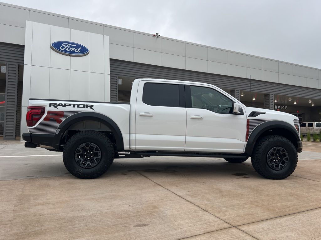 2025 Ford F-150 Raptor photo 2