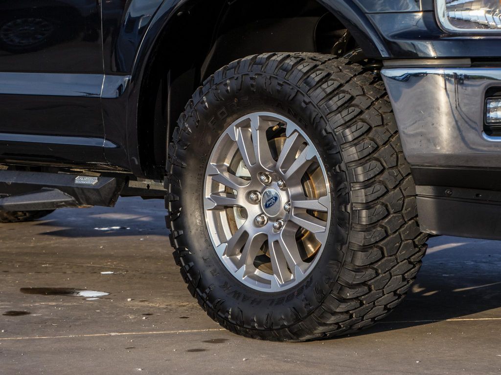 2020 Ford F-150 Lariat FX4 photo 2