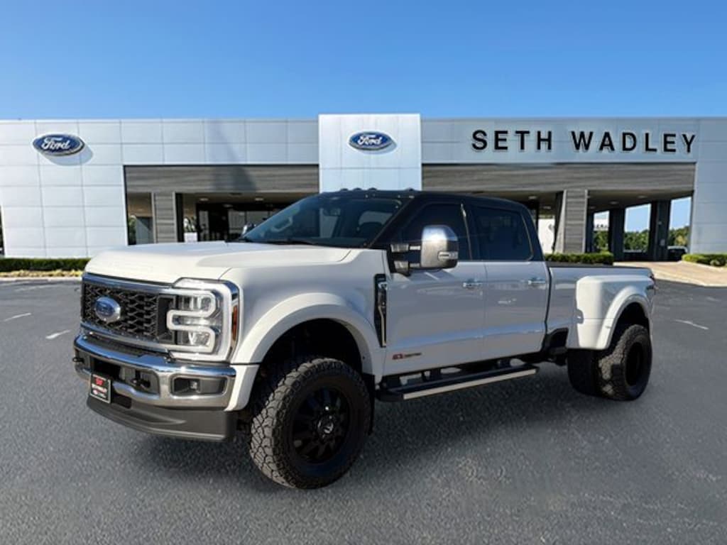 Used 2025 Ford F-450SD Lariat Truck