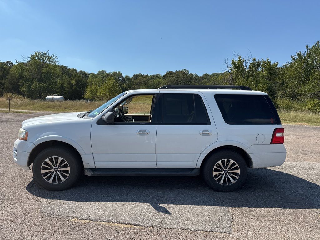 2015 Ford Expedition XLT photo 3