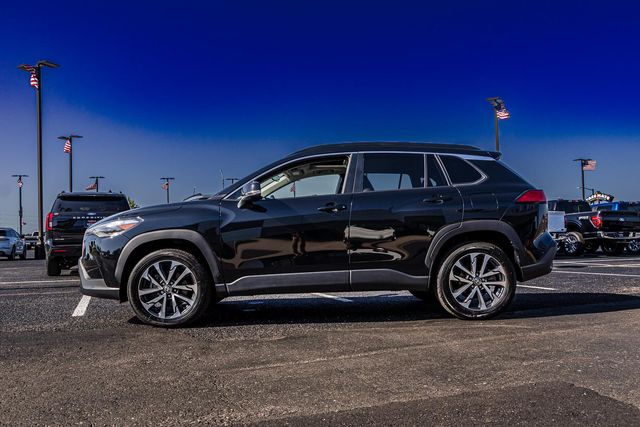 2022 Toyota Corolla Cross XLE photo 4