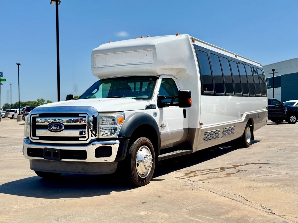 2013 Ford F-550 photo 2
