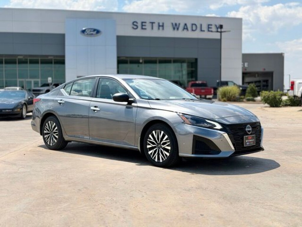 Used 2025 Nissan Altima 2.5 SV Sedan