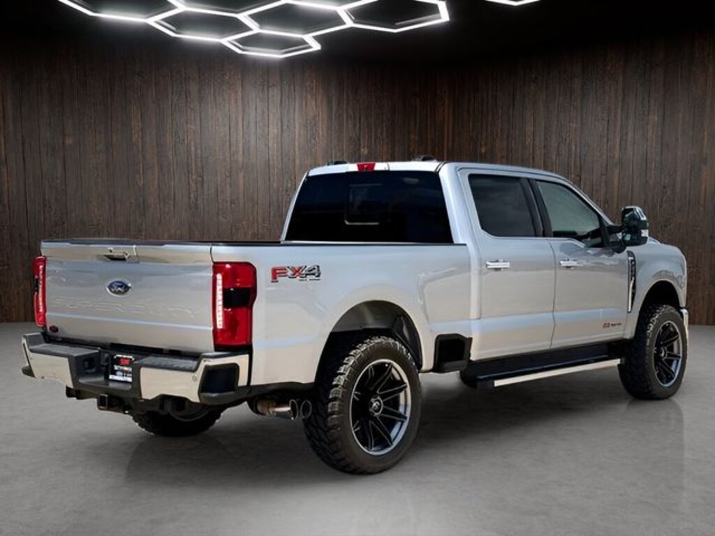 Used 2023 Ford F-250SD Lariat Truck