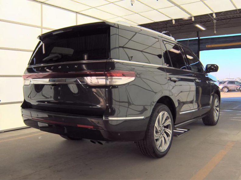 2023 Lincoln Navigator Reserve photo 3