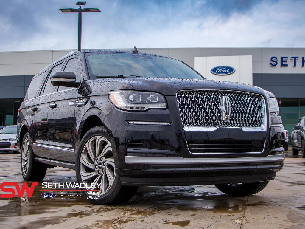 2022 Lincoln Navigator L Reserve photo 3