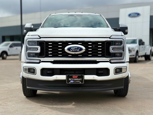 2026 Ford F-450 photo 3