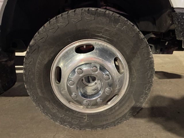 2017 Ford F-350 photo 2