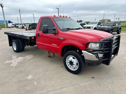 2004 Ford F-550SD XLT Chassis