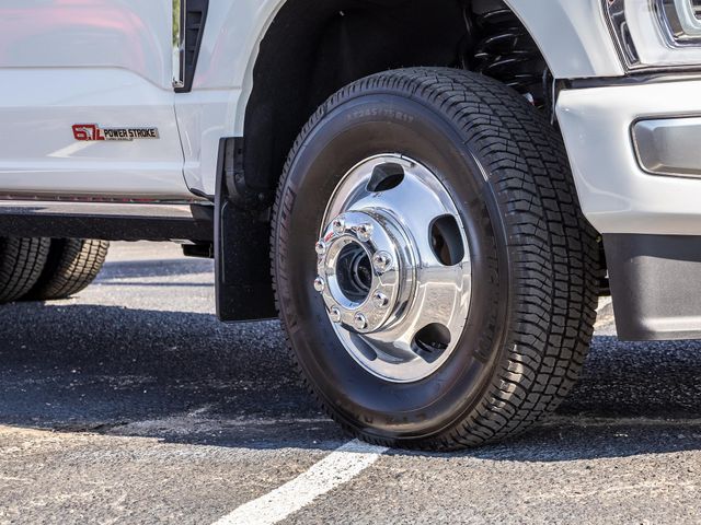 2025 Ford F-350 photo 2