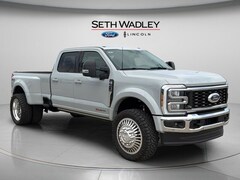 2026 Ford F-450SD Lariat Truck