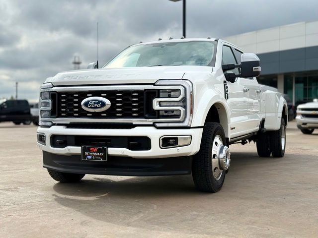 2026 Ford F-450 photo 4
