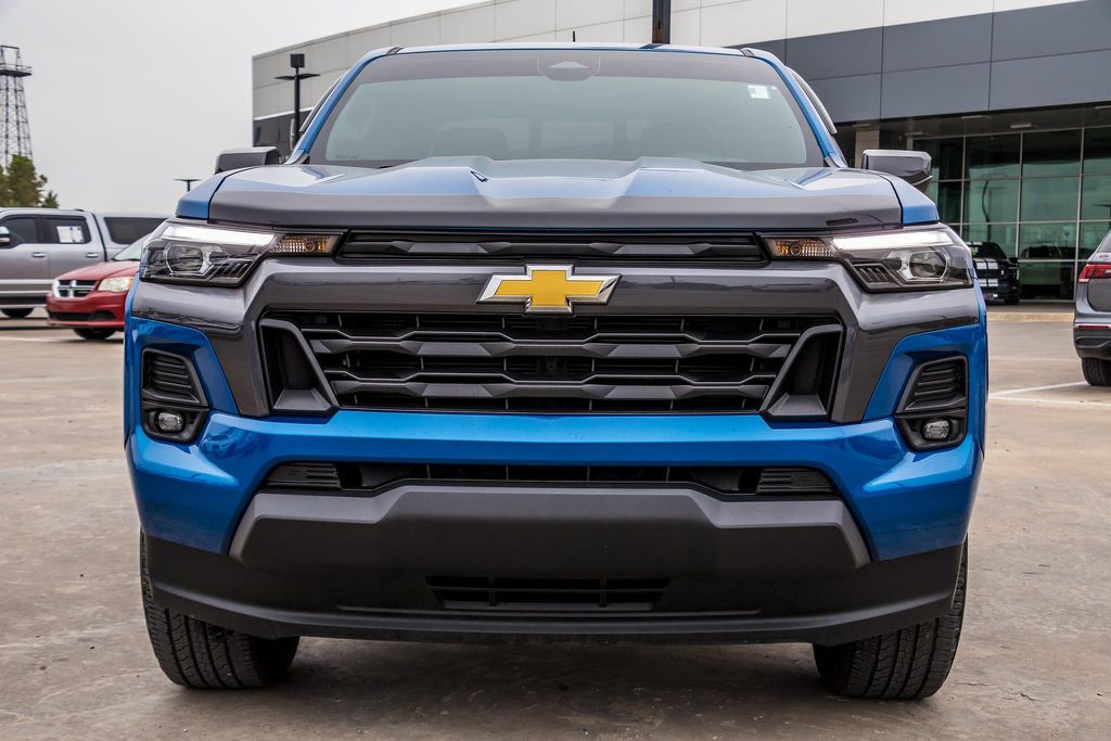 2024 Chevrolet Colorado LT photo 4