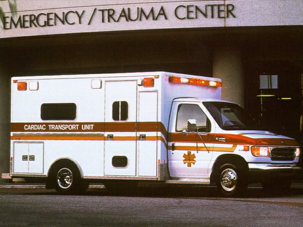 Used 2002 Ford E-350SD Standard Cab/Chassis