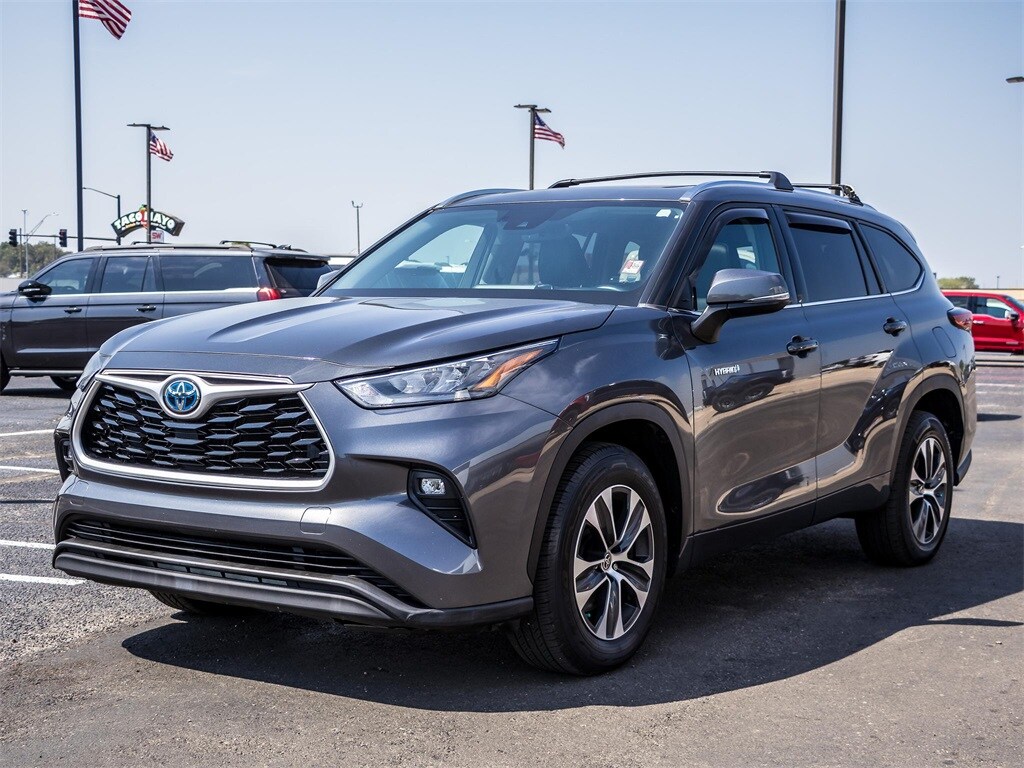 Used 2020 Toyota Highlander Hybrid XLE SUV