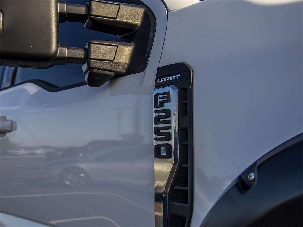 Used 2024 Ford F-250SD Lariat Truck