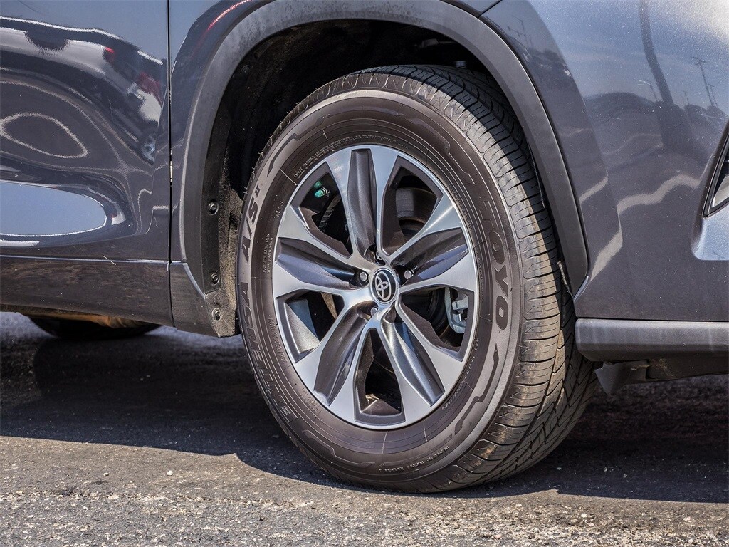 Used 2020 Toyota Highlander Hybrid XLE SUV