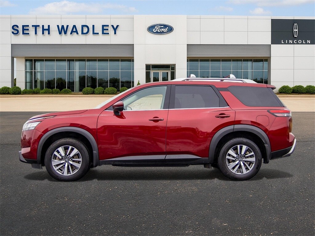 Used 2023 Nissan Pathfinder SL SUV