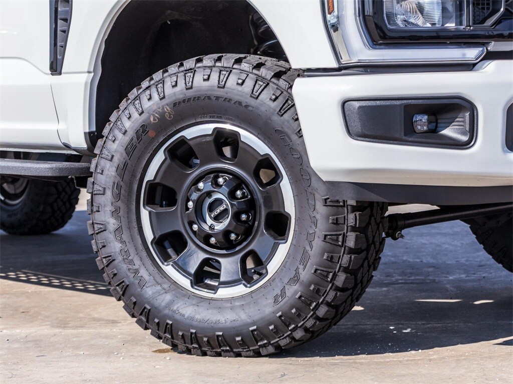 Used 2025 Ford F-250SD Lariat Truck