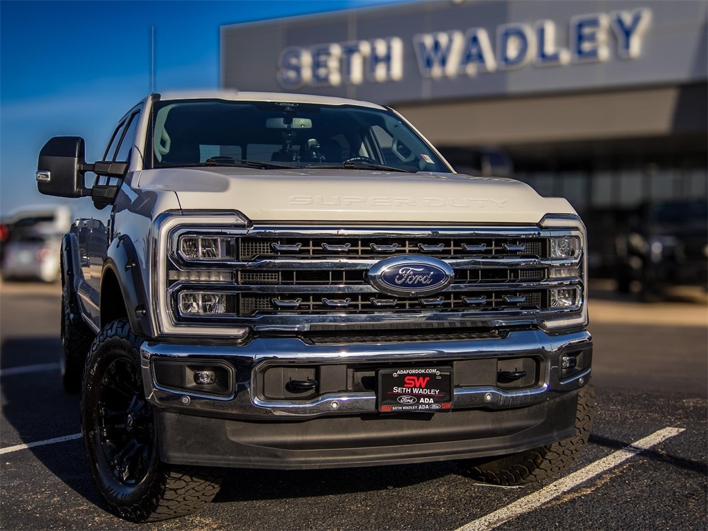 Used 2024 Ford F-250SD Lariat Truck