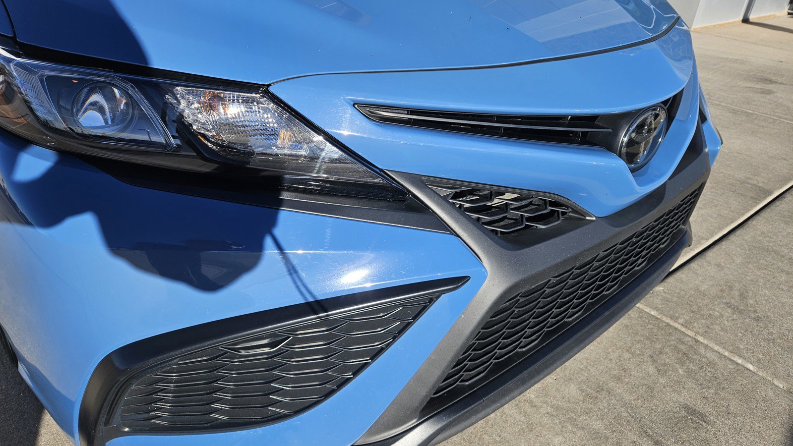 2024 Toyota Camry SE photo 3