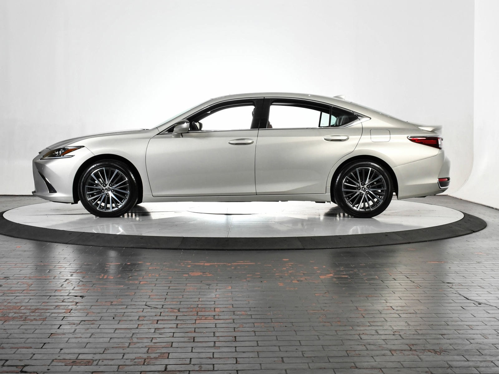 Used 2023 Lexus ES Hybrid 300h with VIN 58ADA1C17PU027566 for sale in Dallas, TX