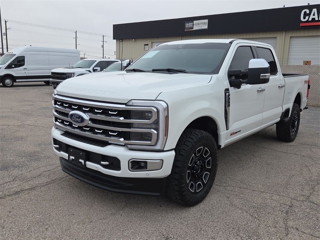 2024 Ford F-250 Super Duty Platinum's photo