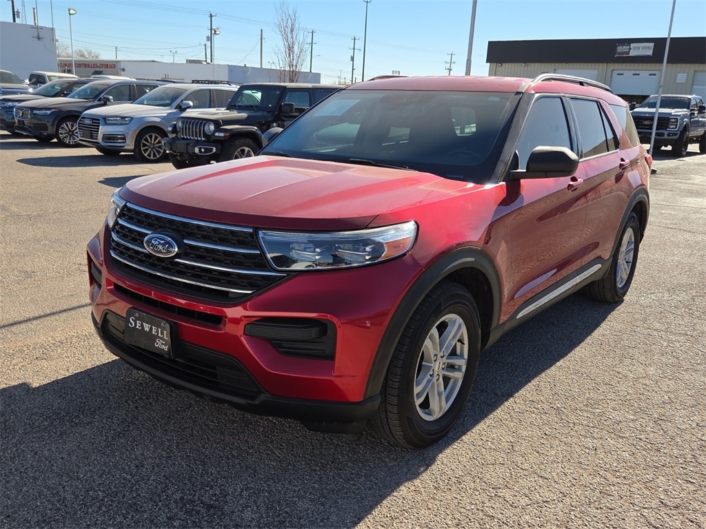 2021 Ford Explorer XLT's photo