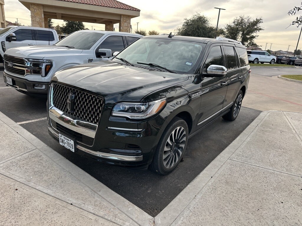 2023 Lincoln Navigator Black Label's photo