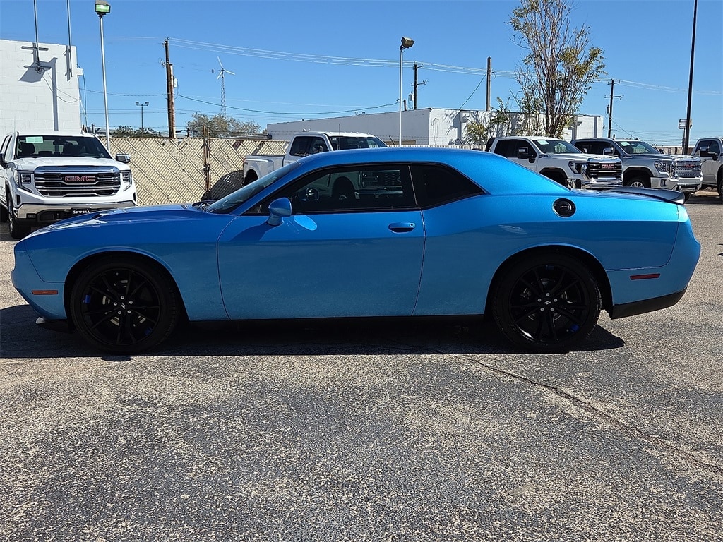 Used 2018 Dodge Challenger SXT with VIN 2C3CDZAGXJH334362 for sale in Odessa, TX