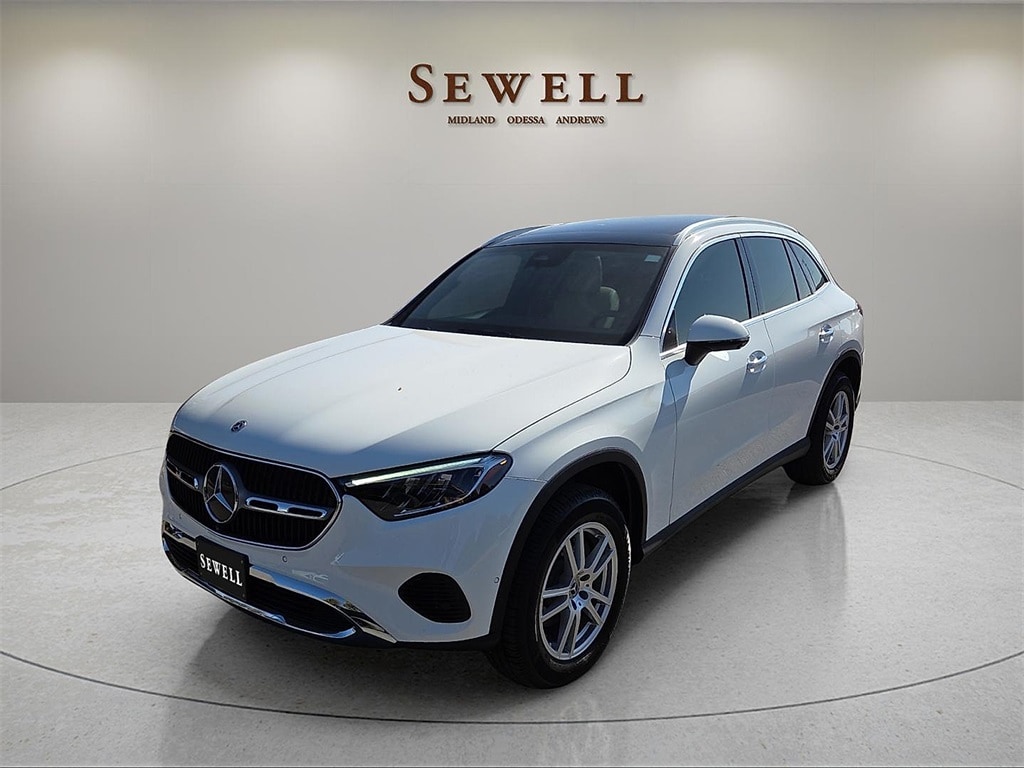 2023 Mercedes-Benz GLC GLC 300's photo
