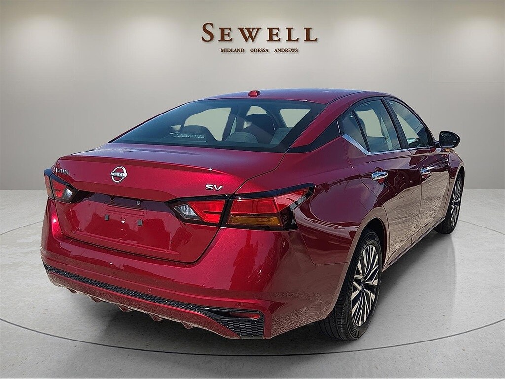 Used 2024 Nissan Altima 2.5 SV Sedan